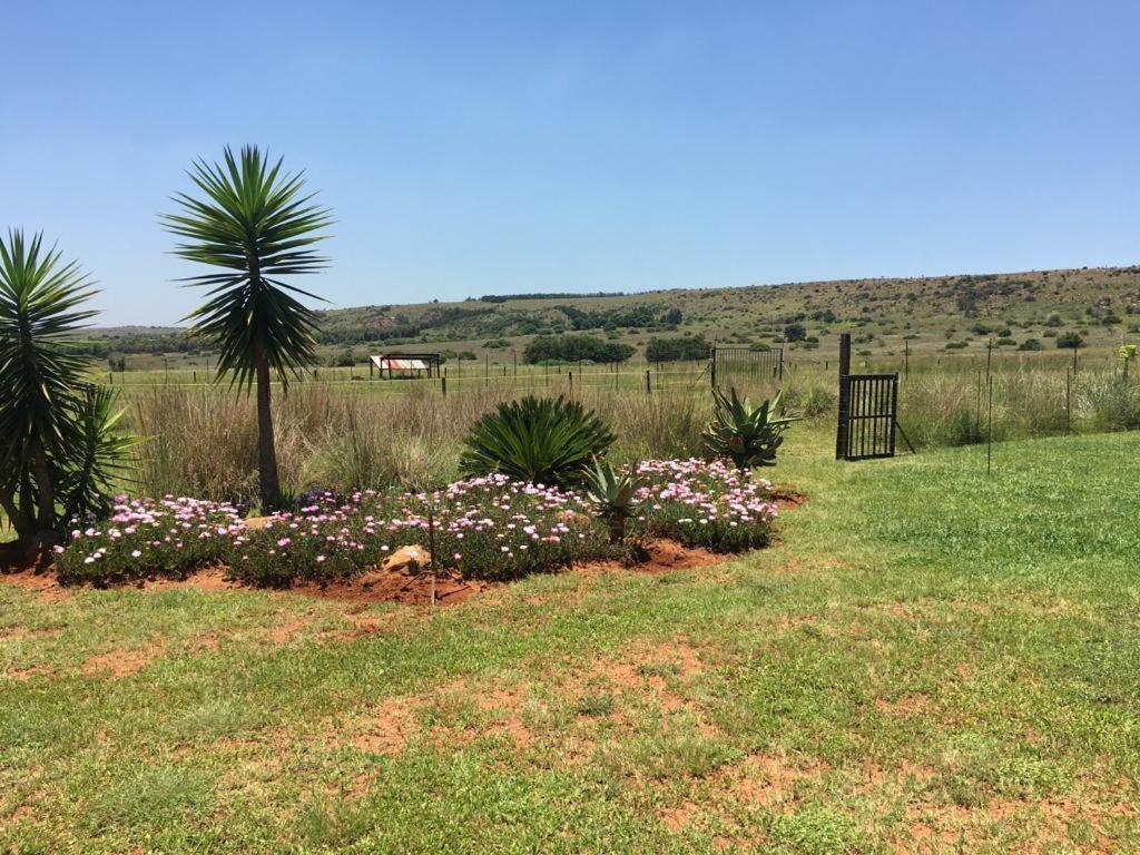 Sanctuary Life Guest Farm Hotel Magaliesburg Bagian luar foto
